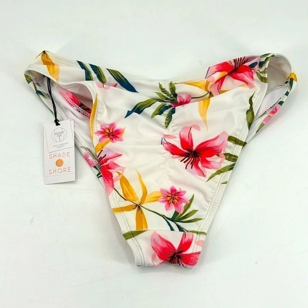 Shade and shore white Hawaiian print bikini size medium